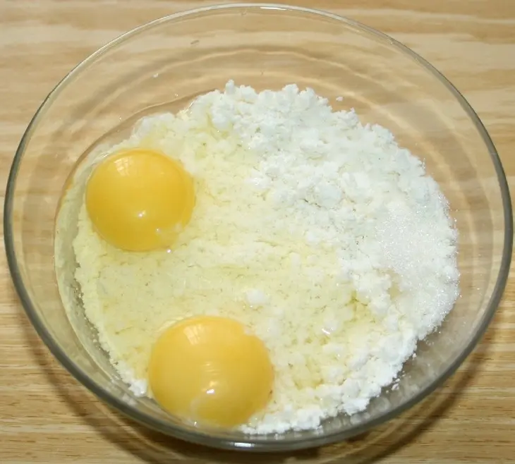 Творожные «улитки» с мясным фаршем: шаг 2