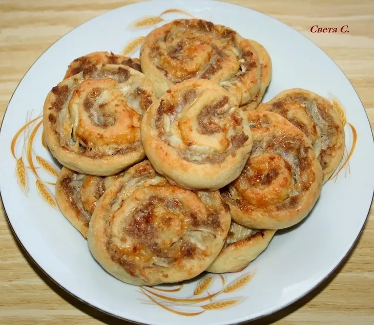 Творожные «улитки» с мясным фаршем: шаг 9