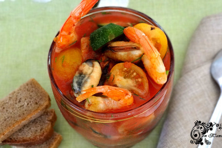 Томатный салат-коктейль с морепродуктами и овощами: шаг 6