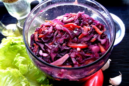 Салат на скорую руку из красной капусты: шаг 9