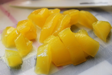"солнышки" из творога с манго.: шаг 6