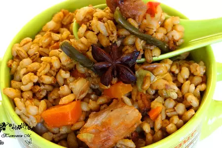 Перловая каша с мясом, томленная в томатном соке с бадьяном: шаг 5