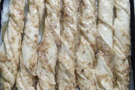 Ореховые косички в карамели: шаг 6