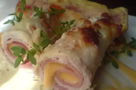 Рулетики из куриной грудки в сырном соусе: шаг 8