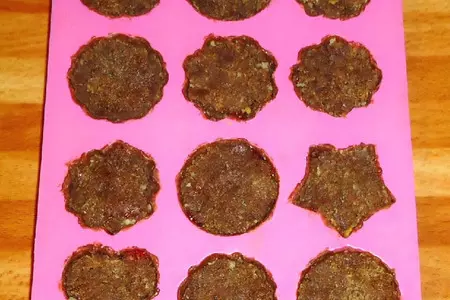 Шоколадные конфеты с клубничным джемом: шаг 7