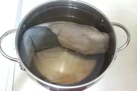 Паштет из языка с зелёным горошком и майораном .: шаг 1