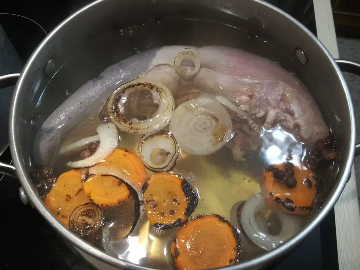 Паштет из языка с зелёным горошком и майораном .: шаг 4