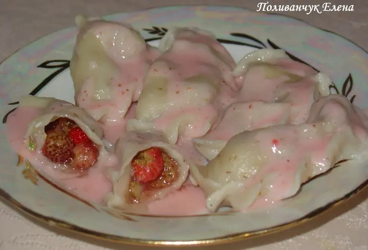 Вареники с лесными ягодами на  манке: шаг 8