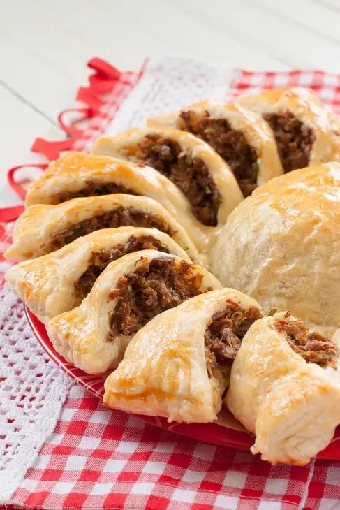 Мясной пирог ромашка: шаг 9