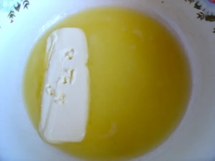 Вафельные роллы  с творогом и ягодами.: шаг 2