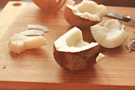 Овсяная каша с кокосом, миндальным молоком и нектринами: шаг 2