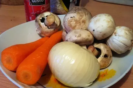 Перец фаршированный в томатно-сметанном соусе: шаг 2