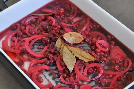 Скумбрия маринованная с клюквой: шаг 7