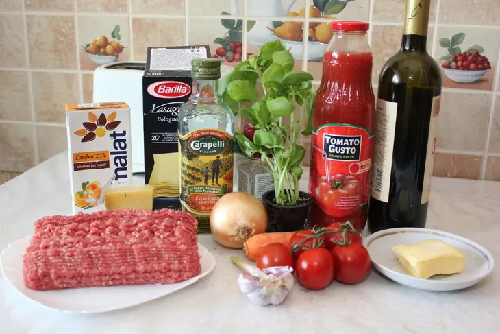 Лазанья с мясным соусом и томатами: шаг 1