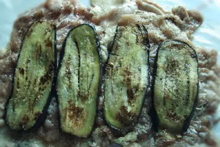 Рулет куриный с баклажаном: шаг 4