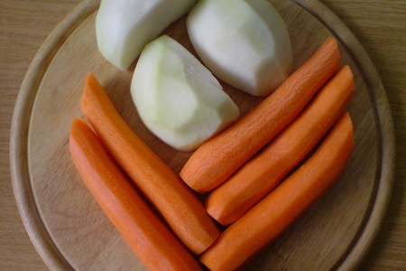 Салат из кольраби и моркови: шаг 1