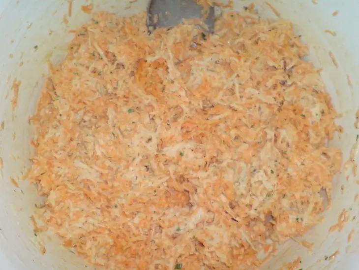 Салат из кольраби и моркови: шаг 4