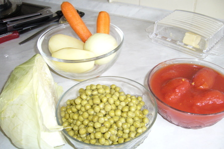 Суп томатный с зеленым горошком: шаг 1