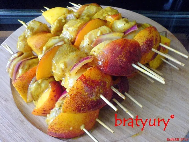 Шашлык из курицы с персиками: шаг 3