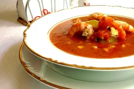 Гаспачо  с  креветками и авокадо,с миндальной ноткой: шаг 7