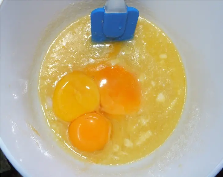 Корзиночки с яблочным пюре и белковым кремом: шаг 3