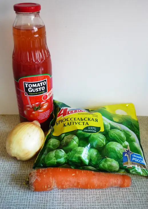 Брюссельская капуста в томатном соке: шаг 1