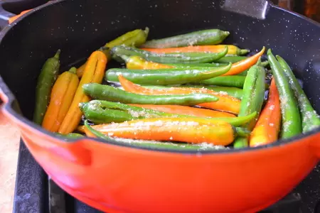 Хинга мирсанг (перцы чили с асафетидой в горчичном масле): шаг 7