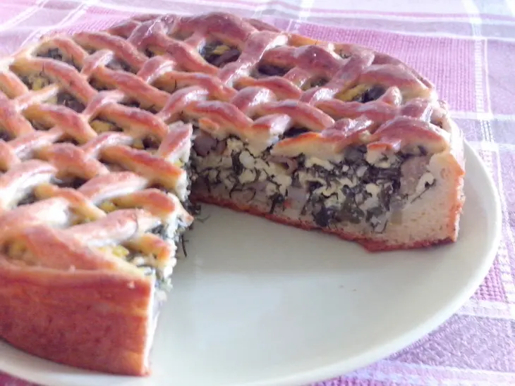 Пирог из творожного теста с зеленым луком, грибами и яйцами: шаг 14