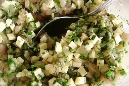 Мантошки с сыром, зеленью и куриным филе.: шаг 1