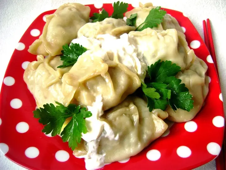 Мантошки с сыром, зеленью и куриным филе.: шаг 5