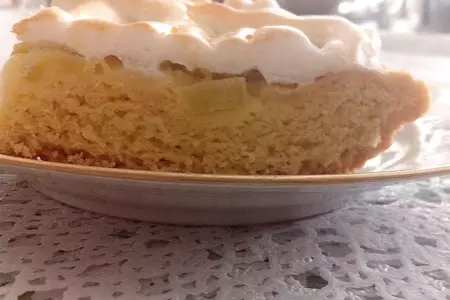 Пирог с ревенем и мягким безе: шаг 10