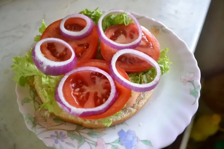 Гамбургер с куриной котлетой: шаг 6