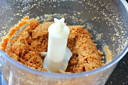 Творожники с кокосом и персиками: шаг 1
