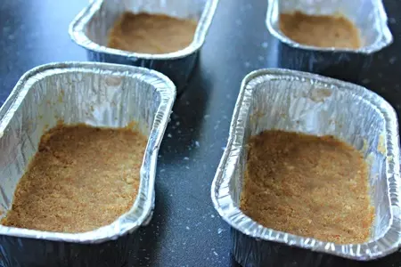 Творожники с кокосом и персиками: шаг 2