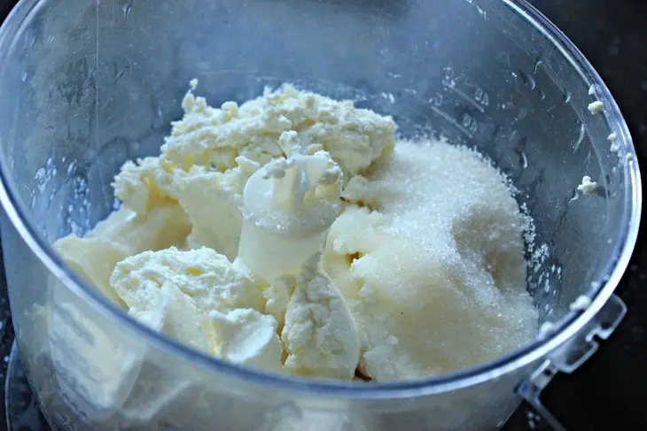 Творожники с кокосом и персиками: шаг 3
