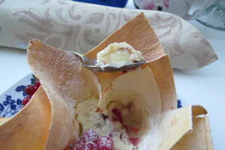 Кулечки из лаваша с сырно-ягодной начинкой: шаг 8