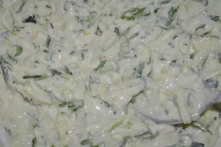 Оладьи из цукини с сырно-чесночным соусом.: шаг 2