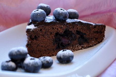 Шоколадный пирог с голубикой: шаг 7