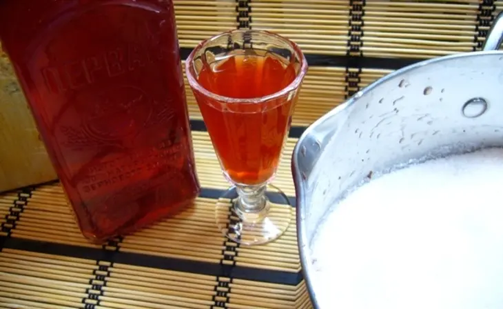 Желейное варенье из клубники: шаг 1