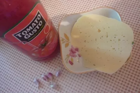 Томатно-сырный соус: шаг 1