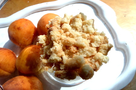 Десерт с абрикосами и яичным кремом: шаг 2