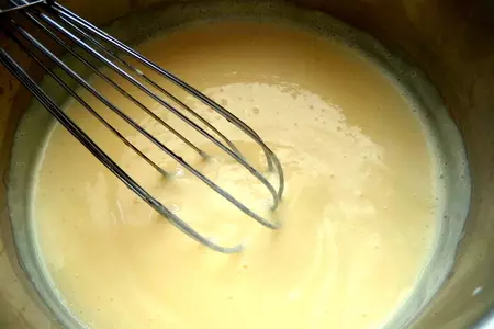 Десерт с абрикосами и яичным кремом: шаг 5