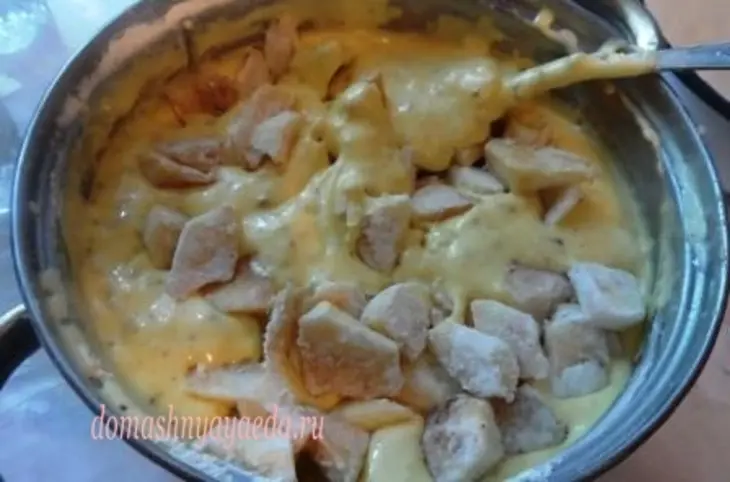 Яблочная шарлотка с орехами: шаг 4