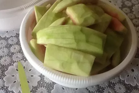 Цукаты из арбузных корок: шаг 2