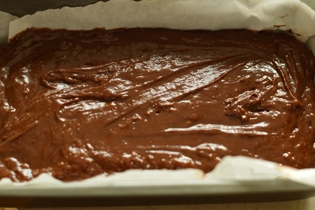 Шоколадно-творожный пирог с малиной: шаг 3