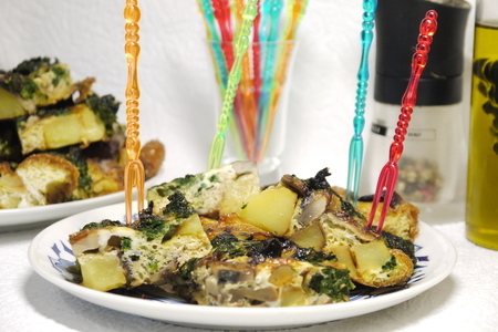 Иберийская тортилья (картофельный омлет) со шпинатом и грибами: шаг 2