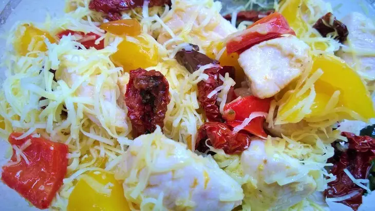 Киш с курицей, перцем и вялеными томатами: шаг 8