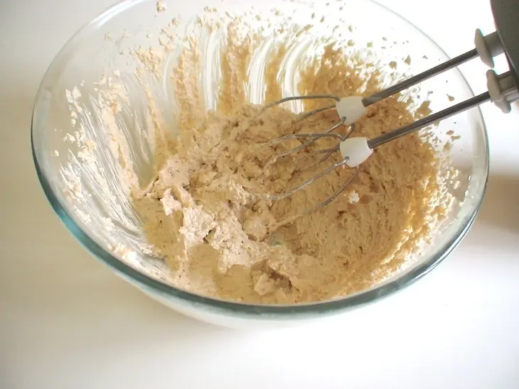 Яблочный пирог из ржаной муки: шаг 1