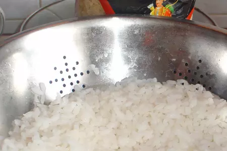 Dàn pí zhū  ròu ( яичные рулетики желаний со свининой и рисом в кляре): шаг 1