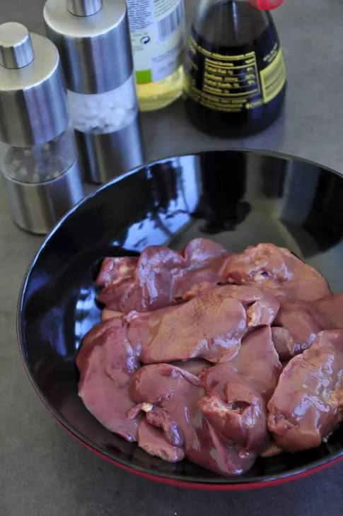 Острый рис с шиитаке, овощами и шашлычками из куриной печени: шаг 2